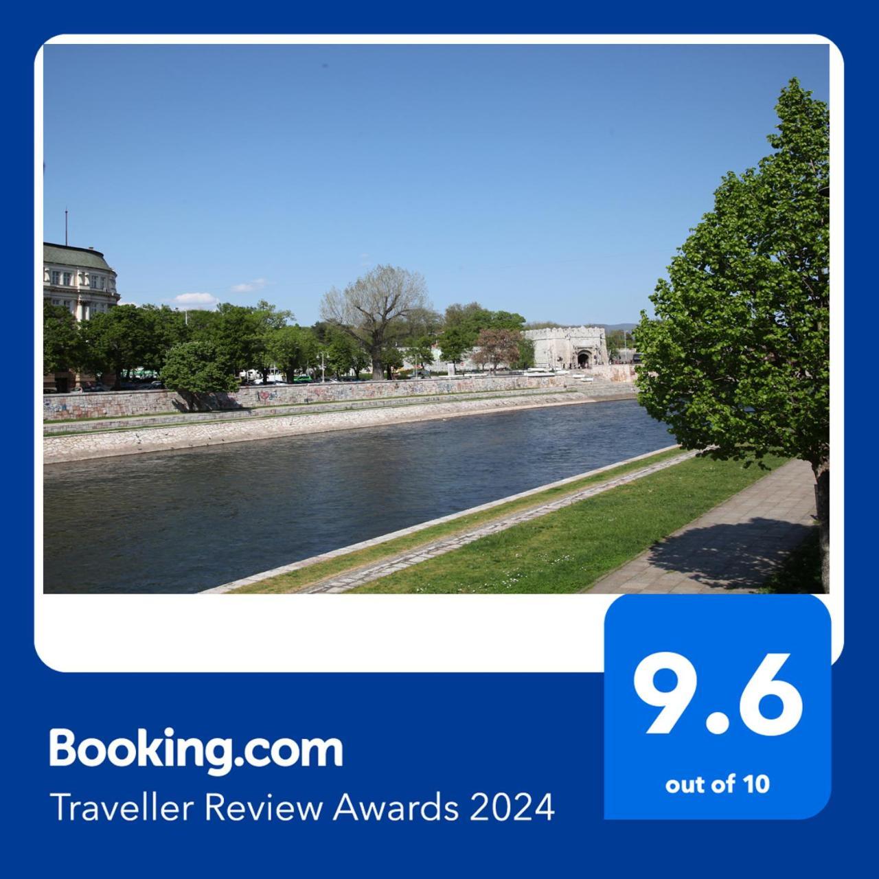 65 Square Meters Designer Apartment In Heart Of City - River View ! Park For Free Ni Dış mekan fotoğraf
