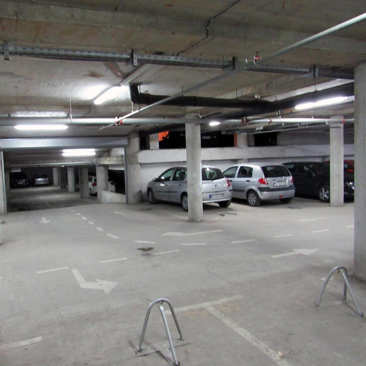 65 Square Meters Designer Apartment In Heart Of City - River View ! Park For Free Ni Dış mekan fotoğraf
