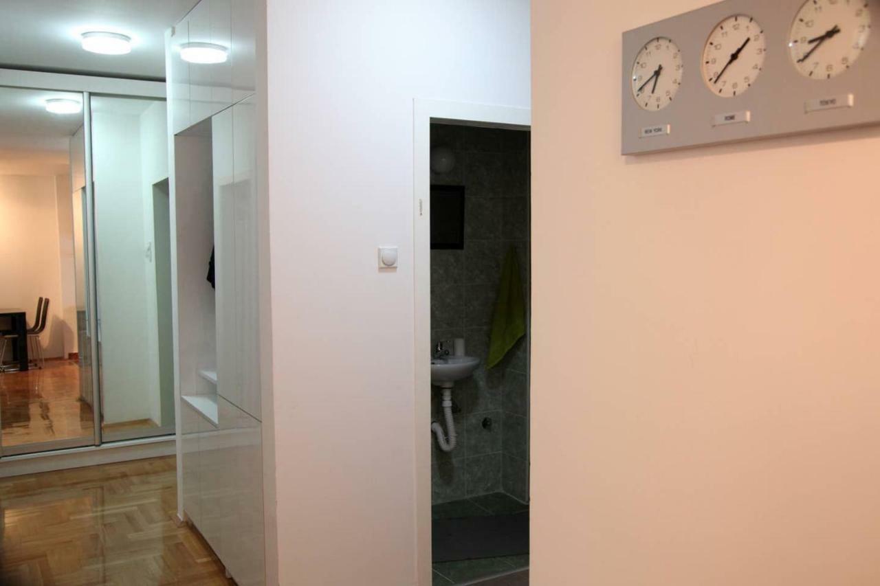 65 Square Meters Designer Apartment In Heart Of City - River View ! Park For Free Ni Dış mekan fotoğraf