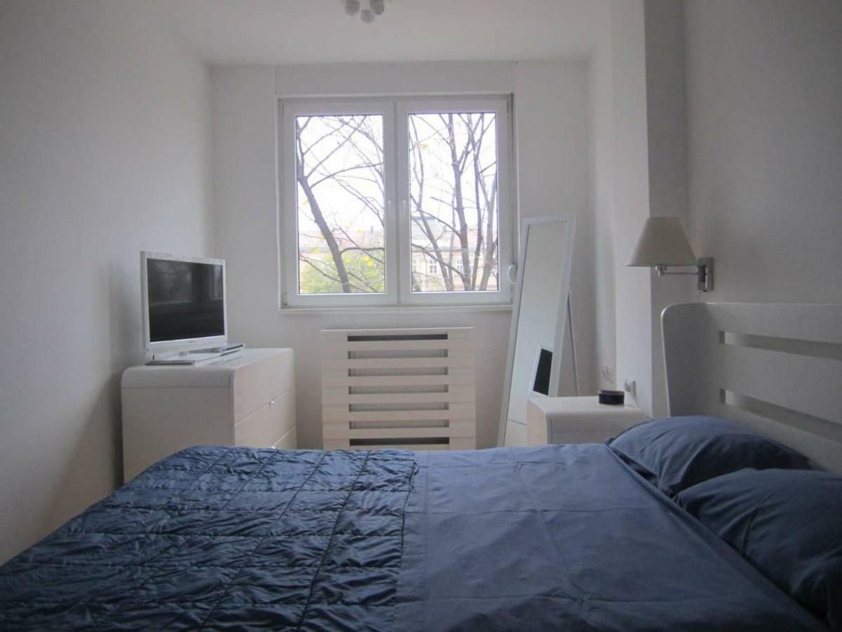65 Square Meters Designer Apartment In Heart Of City - River View ! Park For Free Ni Dış mekan fotoğraf
