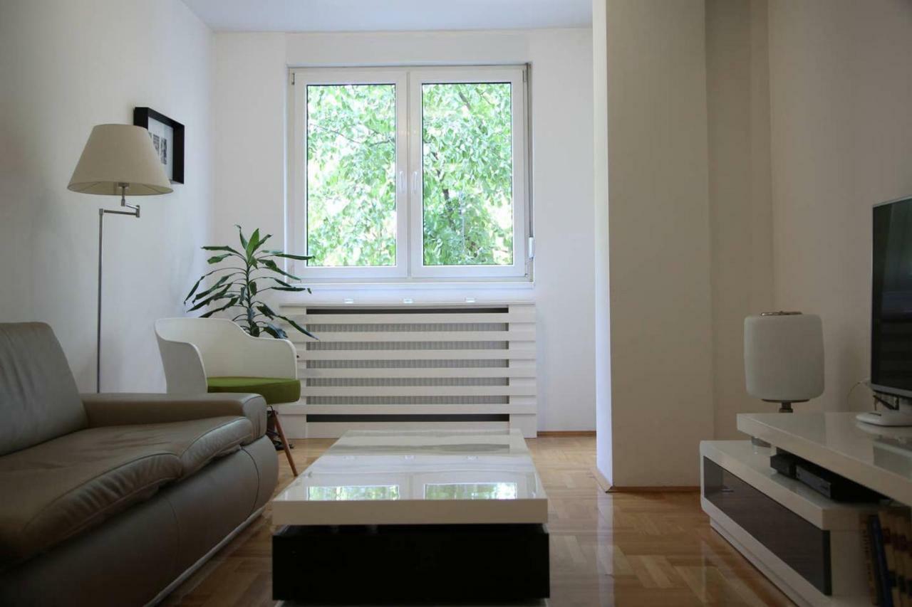 65 Square Meters Designer Apartment In Heart Of City - River View ! Park For Free Ni Dış mekan fotoğraf