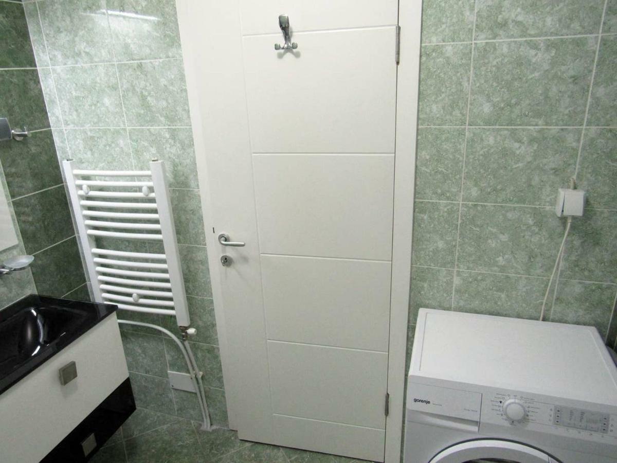 65 Square Meters Designer Apartment In Heart Of City - River View ! Park For Free Ni Dış mekan fotoğraf