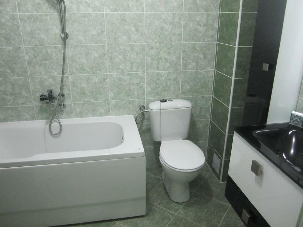 65 Square Meters Designer Apartment In Heart Of City - River View ! Park For Free Ni Dış mekan fotoğraf