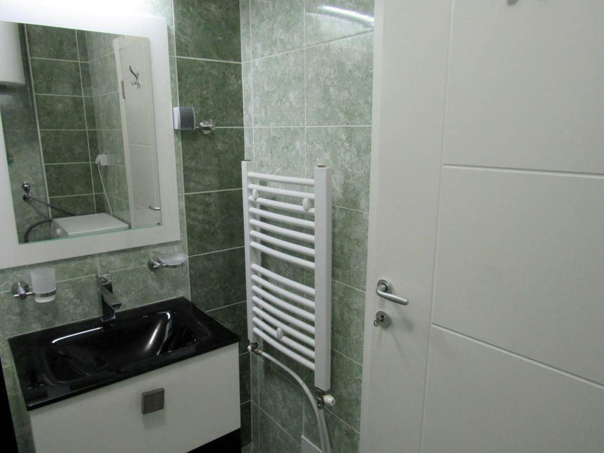 65 Square Meters Designer Apartment In Heart Of City - River View ! Park For Free Ni Dış mekan fotoğraf