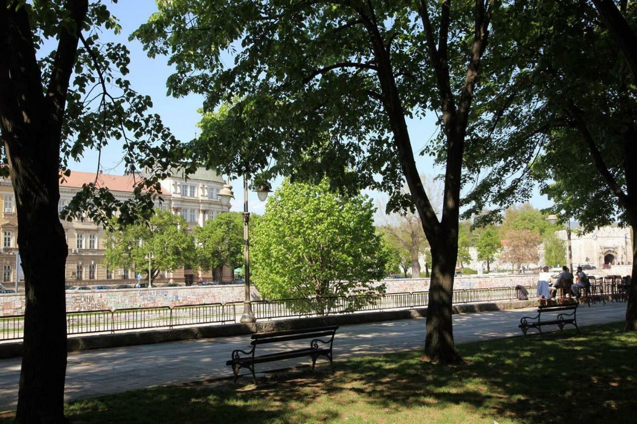 65 Square Meters Designer Apartment In Heart Of City - River View ! Park For Free Ni Dış mekan fotoğraf