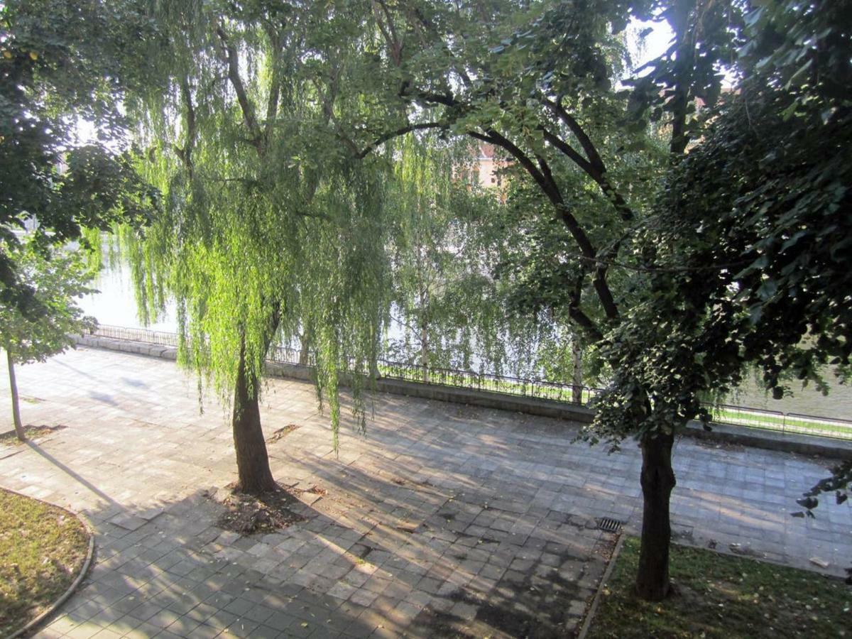 65 Square Meters Designer Apartment In Heart Of City - River View ! Park For Free Ni Dış mekan fotoğraf